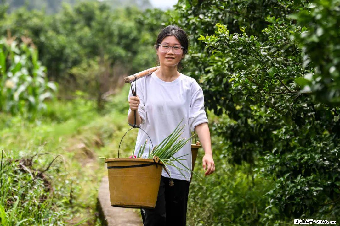 全网追的“扁担女孩”，找了一份暑假工，时薪12元 - 广安生活资讯 - 广安28生活网 ga.28life.com